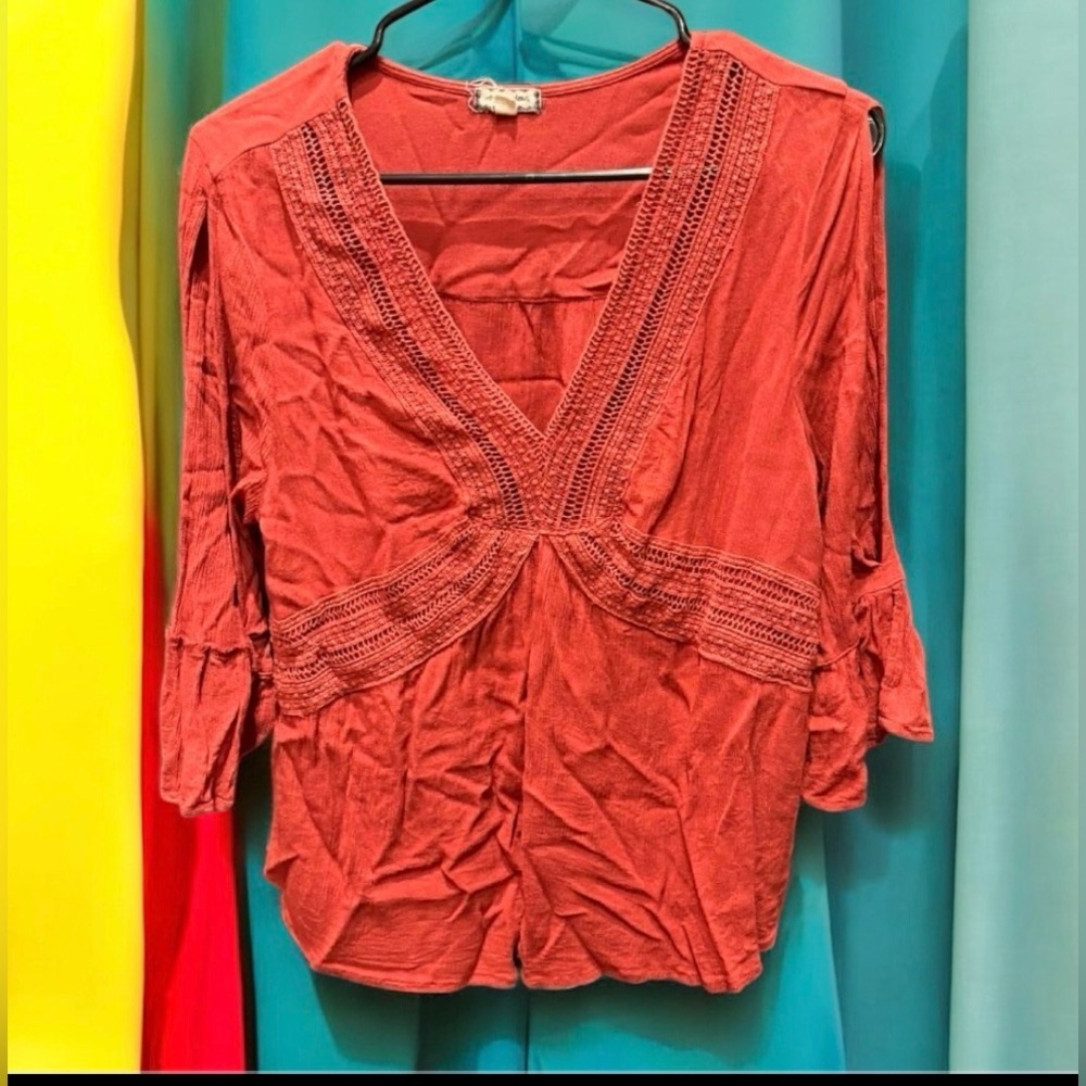 Eyeshadow cold shoulder Terracotta V-Neck Blouse LARGE